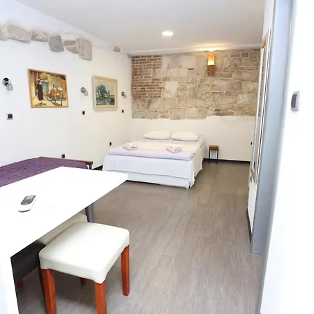 Nikolla Appartement