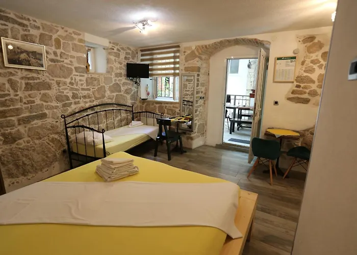 Nikolla * Σπλιτ