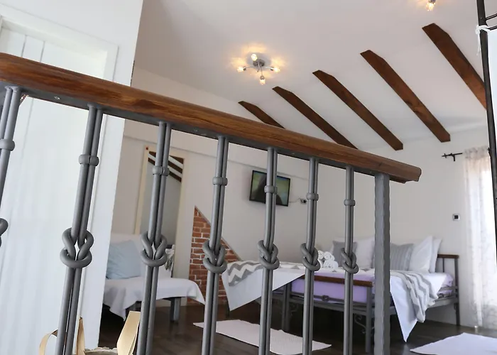 Nikolla * سبليت