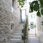Nikolla