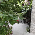 Nikolla Appartamento *