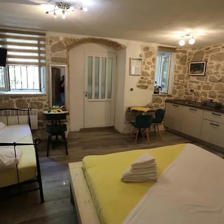 Nikolla Apartment