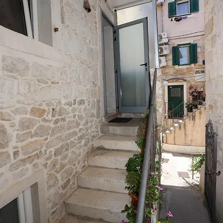 Nikolla Apartment Split