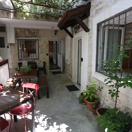 Nikolla Apartment