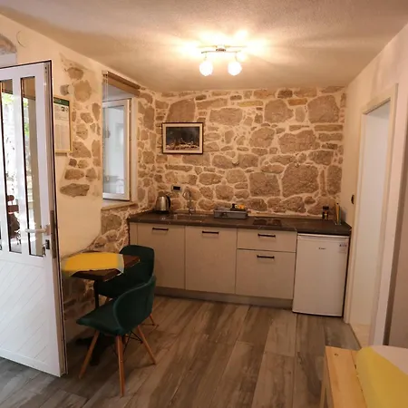 Nikolla Apartment