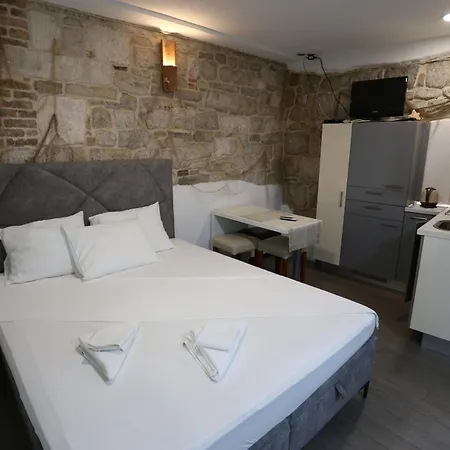 Nikolla Apartment